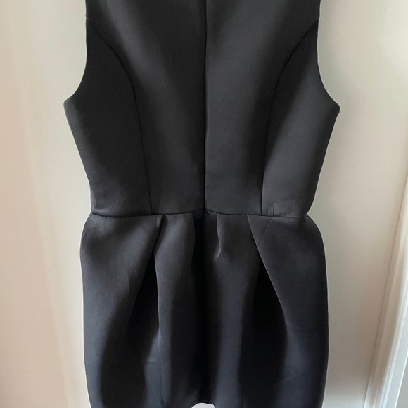 Black Dress - Picture 2 of 5